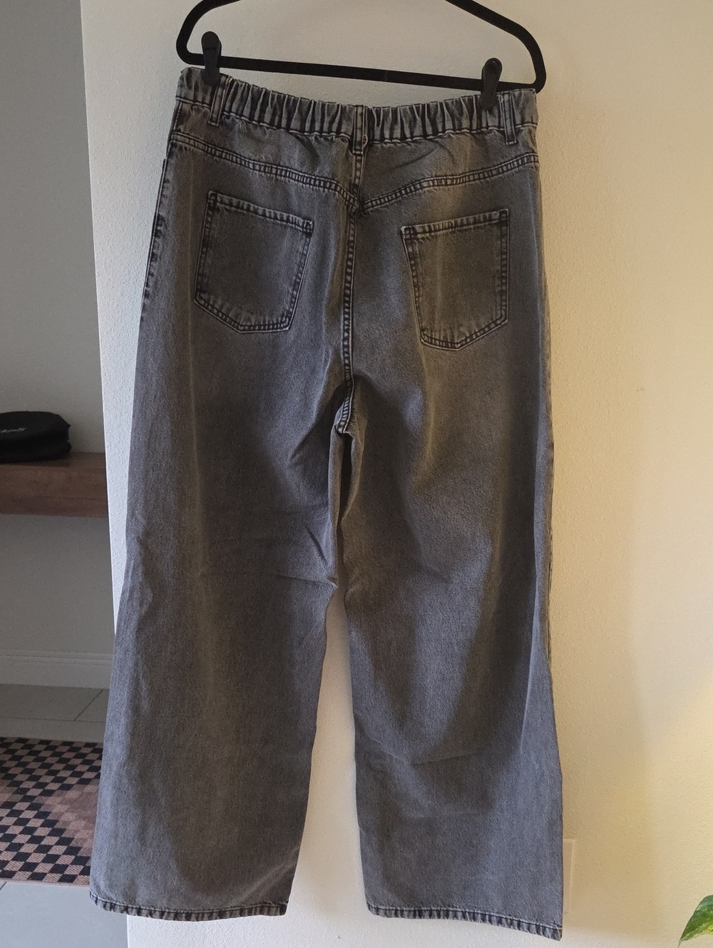 High-Rise Wide Leg Jeans in Washed Gray - Picture 3 of 5